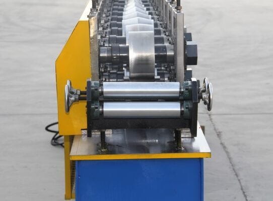 Main elements of Angle Channel Cutting Machine/ Light Steel Keel Roll Forming Machine 1.Decoiler 2. main roll forming machine 3.Cutting machine (normal cutting and flying track cutting saw)(as customer`s need choose ) 4.PLC control 5. Counter 1 set 6.hydraulic station