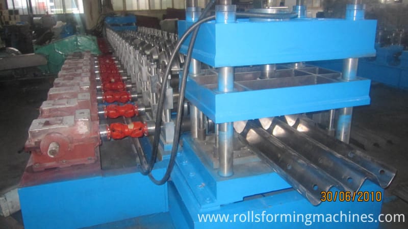 w beam roll forming line